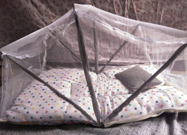 Fancy Baby Sleeping Bed  Foldable Baby  Bed Crib Mosquito Mat For baby  Bed With Pillow Small size  (random color ) - Image 8